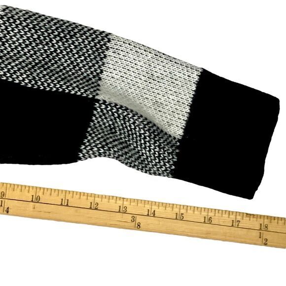 Altar'd State Cardigan Sweater Womens M Black White Checked Classic Chunky Knit - Picture 16 of 16